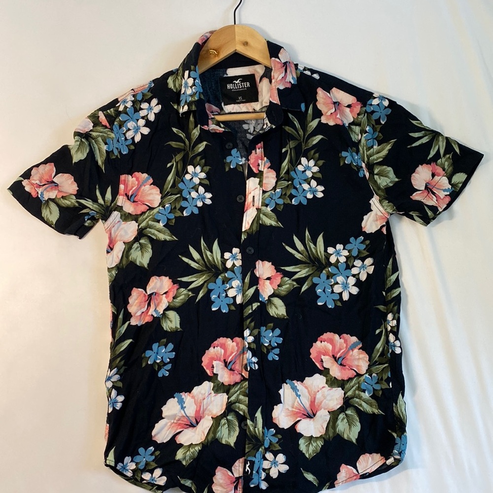 Hollister floral casual button up / button down XS